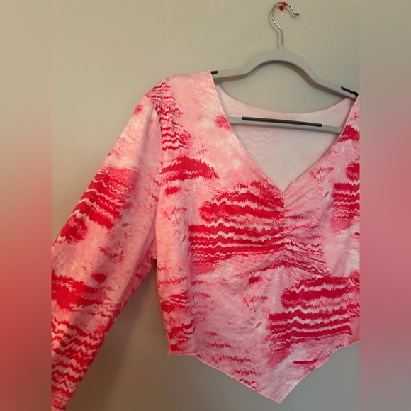Tie Dye V Neck Long Sleeve Cropped Top - Picture 2 of 7